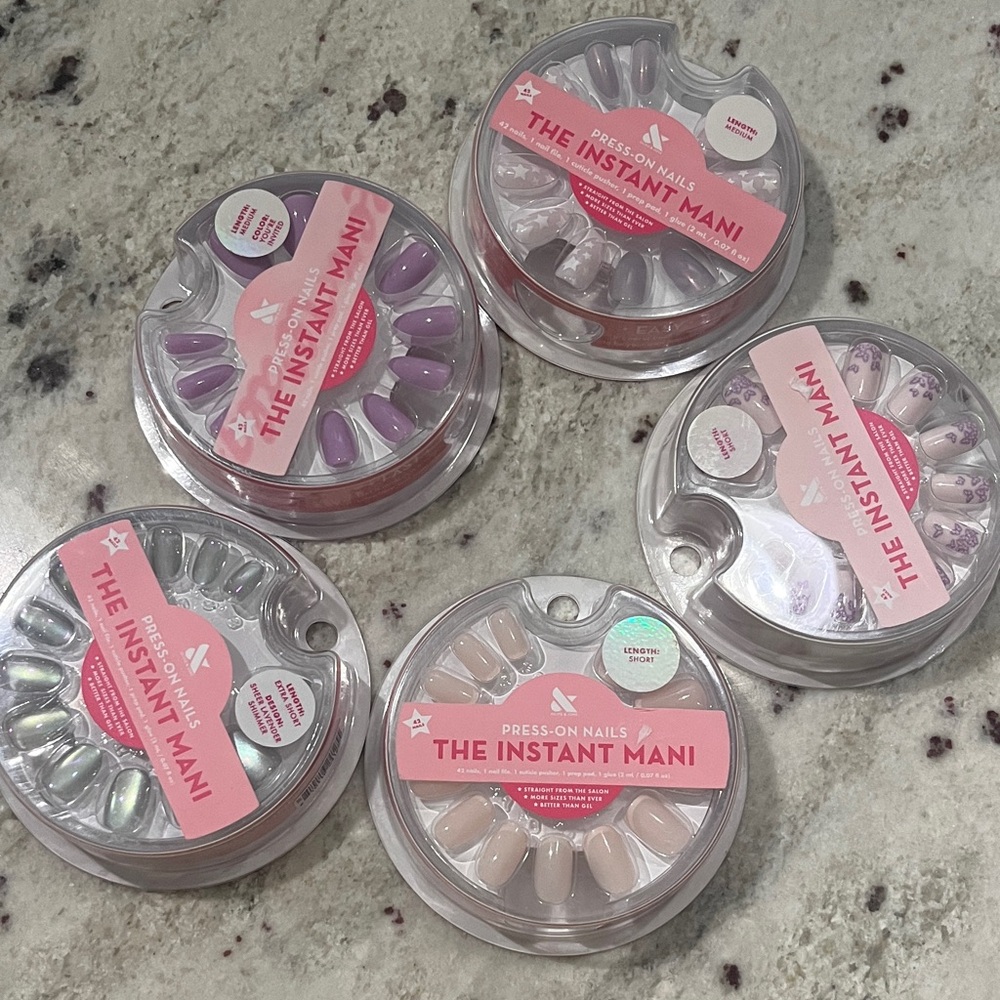 Olive and June Press-On Nails Set